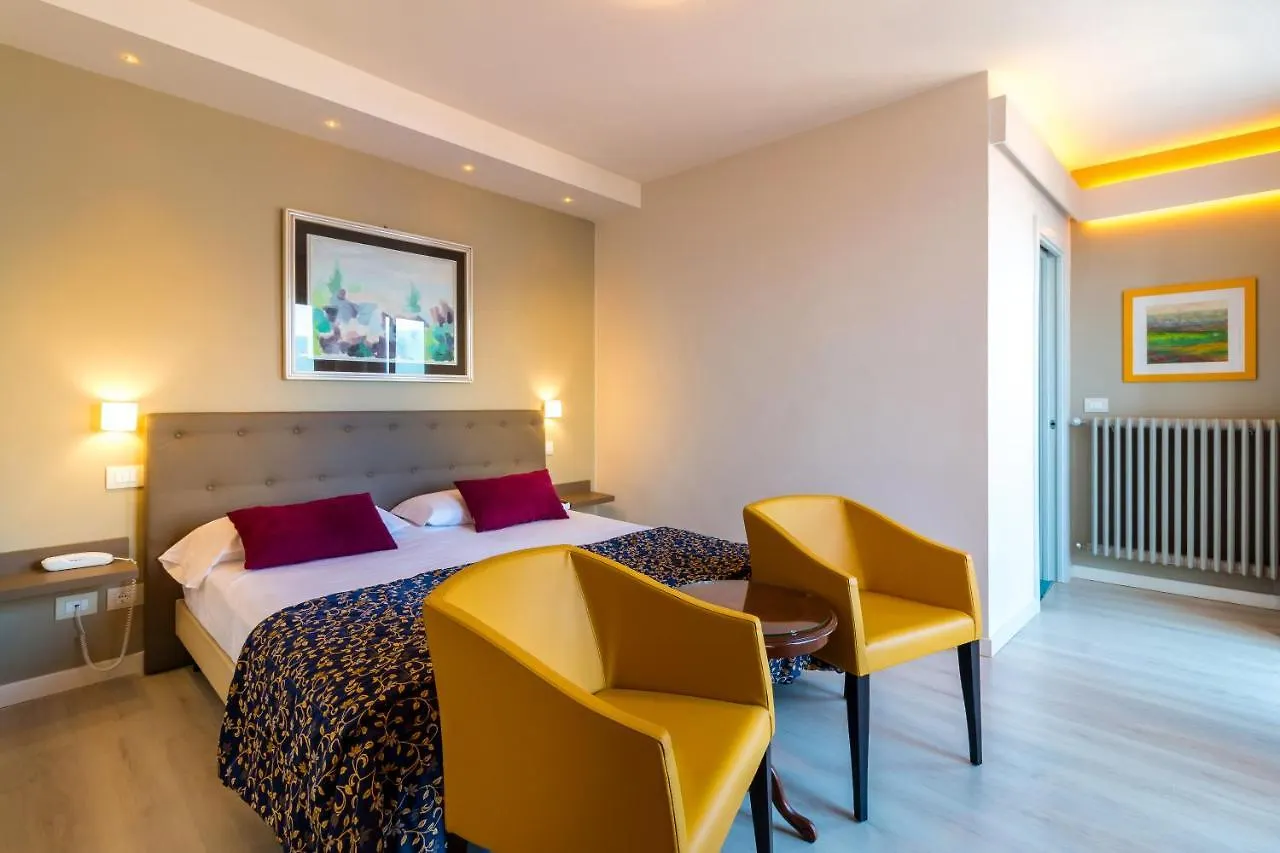 Hotel Villa Europa Gargnano 3*,  Italy