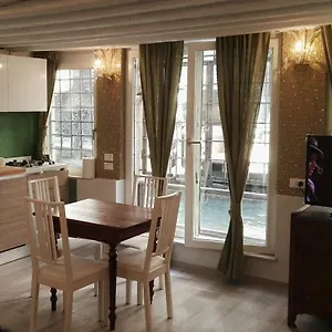 Apartment Sweet Passion 